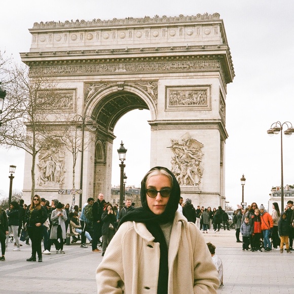 Meet your Posher, Sonia - Picture 3 of 4